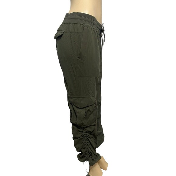 Lululemon Dance Studio Relaxed-Fit Mid-Rise Cargo PantLegacy Green medium - Picture 4 of 16